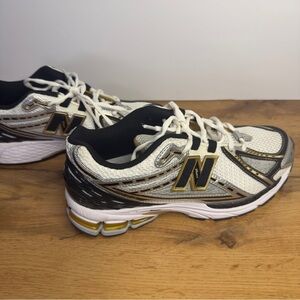 New Balance 1906R Metallic, Silver & Gold, Men’s Size 7, EUC, No Box Included